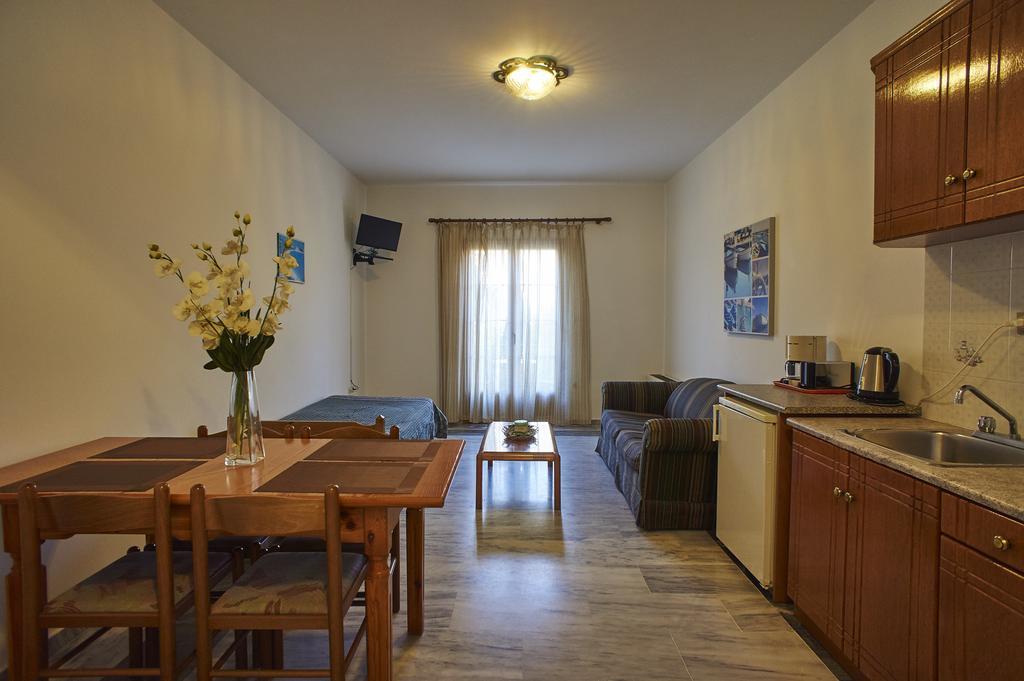 Christinantzela Apartments Kokkari Exterior photo