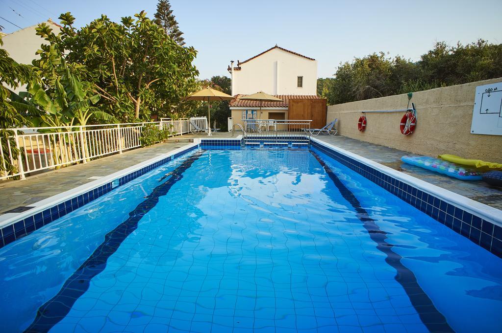Christinantzela Apartments Kokkari Exterior photo
